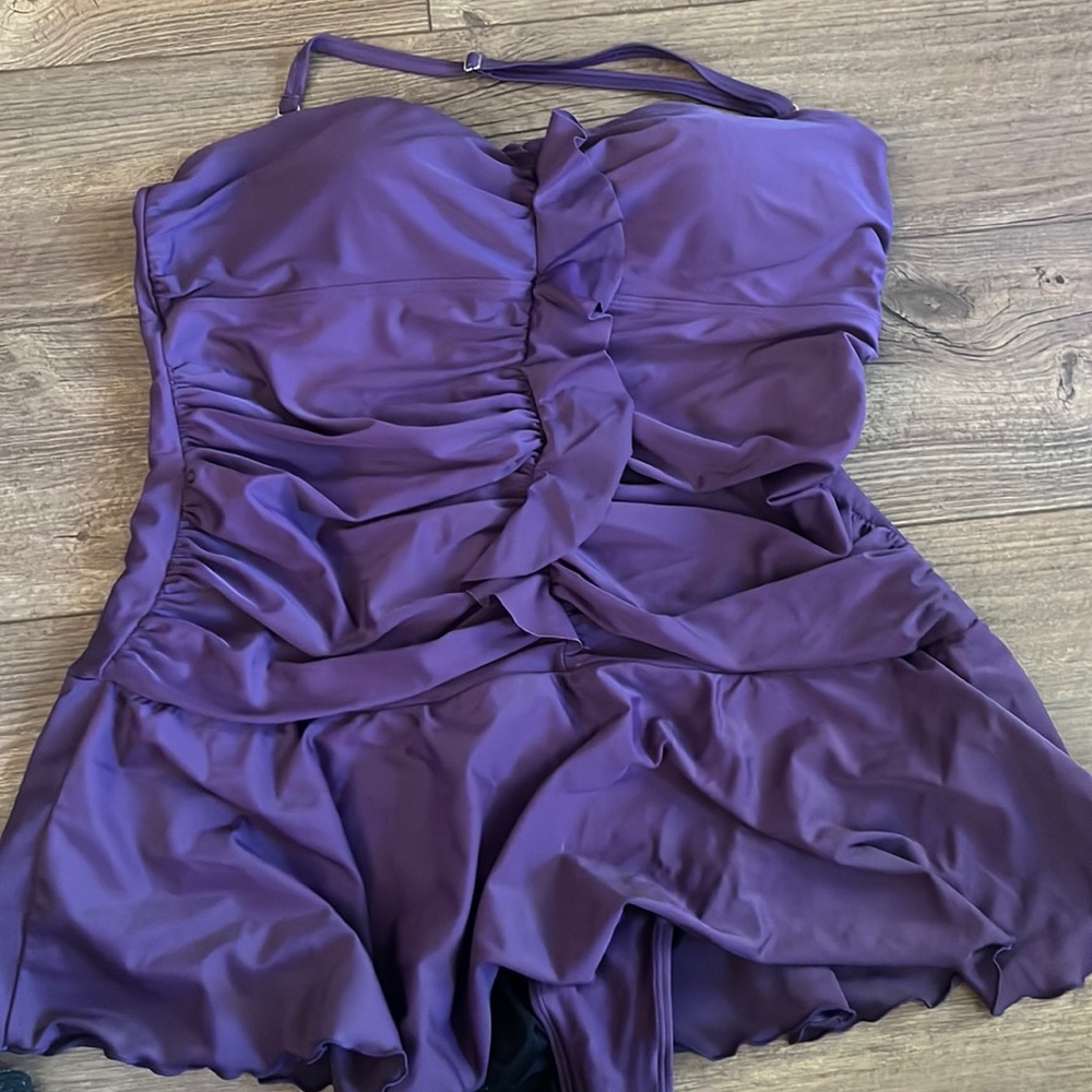 Purple one piece bathing suit that’s in great condition!